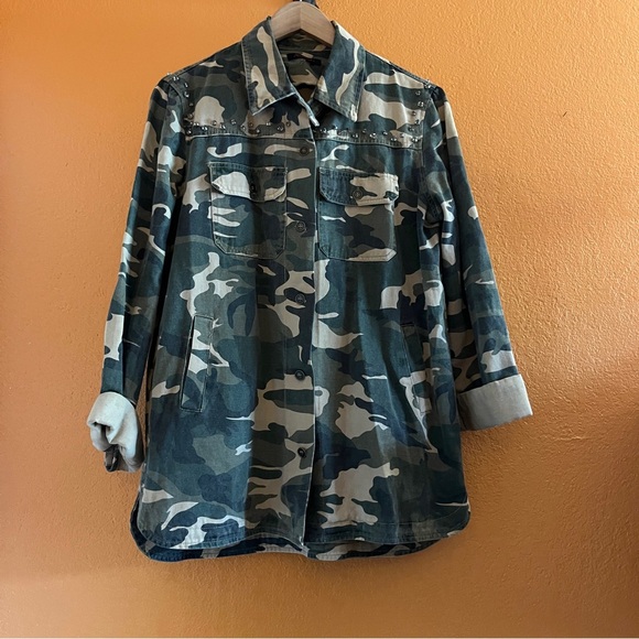 Super Cute Camo Jacket - Picture 2 of 5